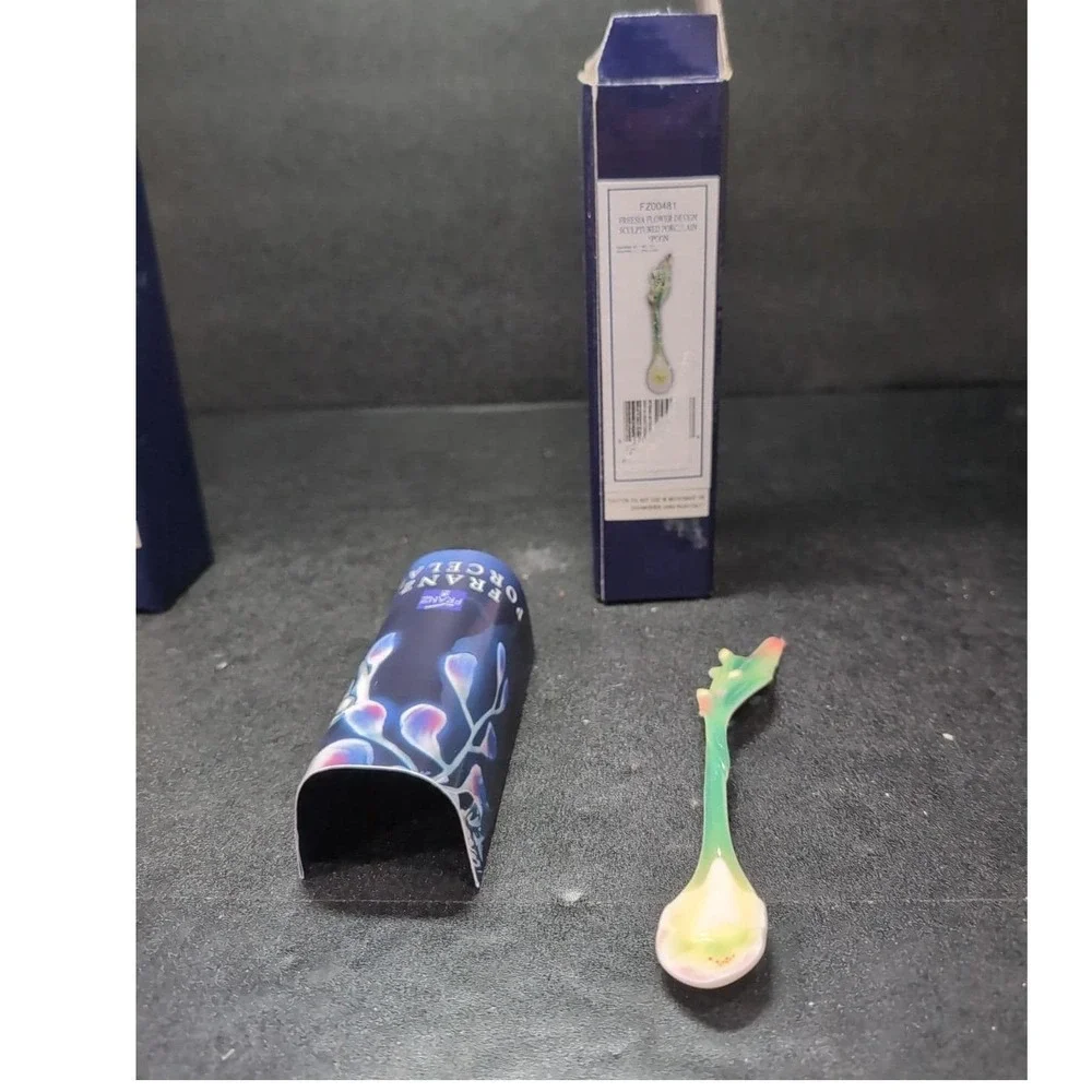 Franz Sculptured Porcelain Spoon FZ00481, Spring Freesia Design, Art Collectible